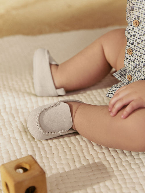 Neutral Loafer Suede Shoes (0-2mths)