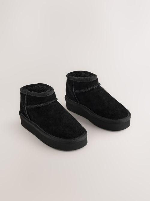 Black Wide Fit (G) Water Repellant Suede Pull On Boots