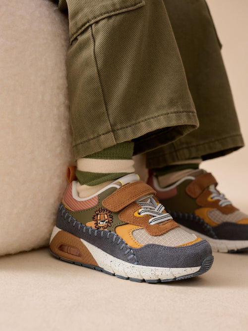 Brown Lion Standard Fit (F) Elastic Lace Trainers