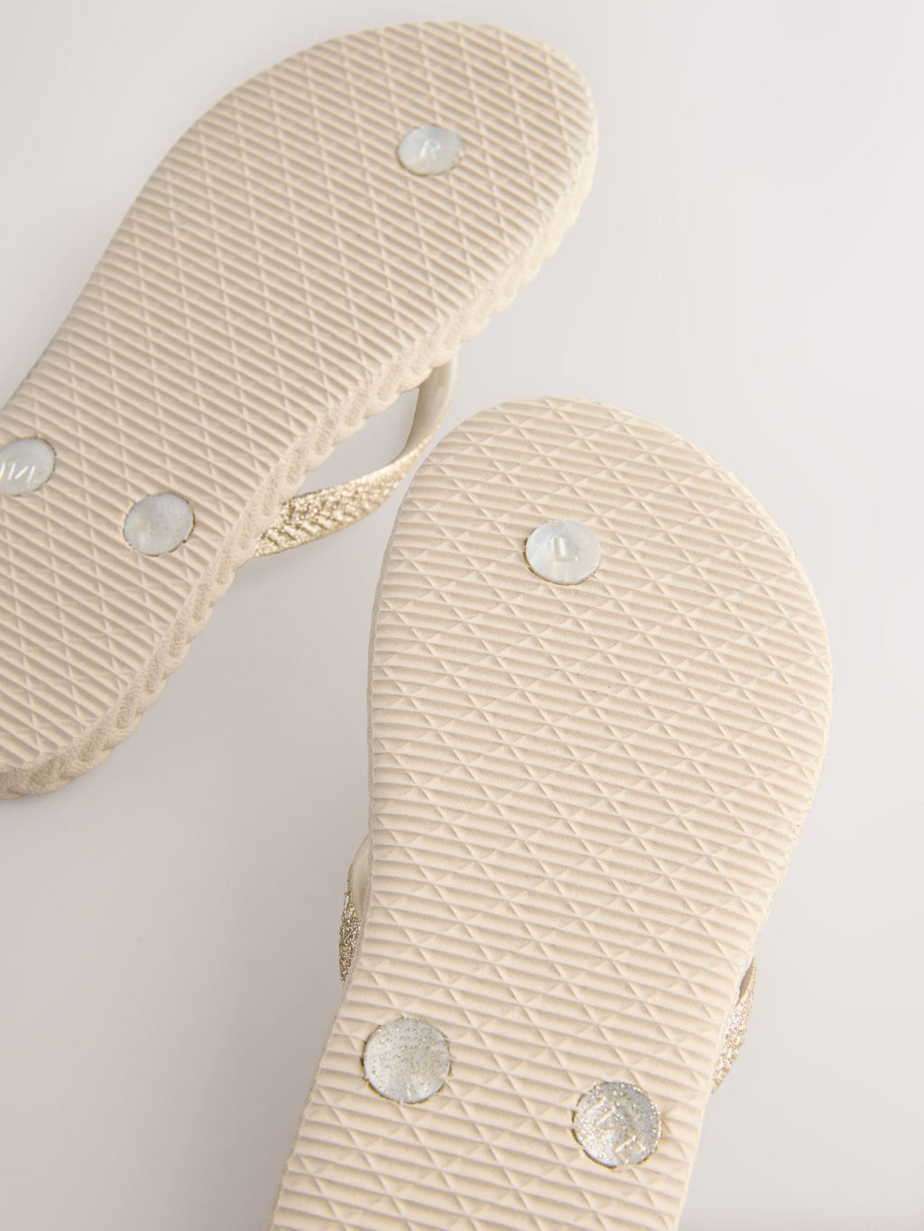Neutral Flip Flops
