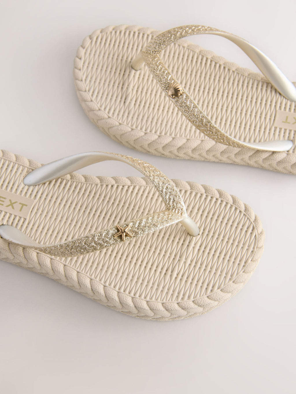 Neutral Flip Flops