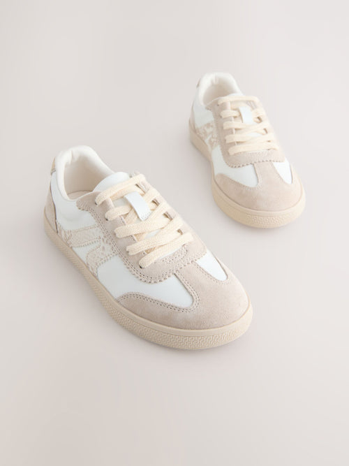 Neutral Wide Fit (G) Retro Trainers